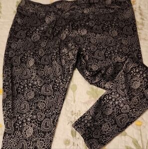 🙊 3/$30 Serra Black and Gray Patterned Winter Leggings